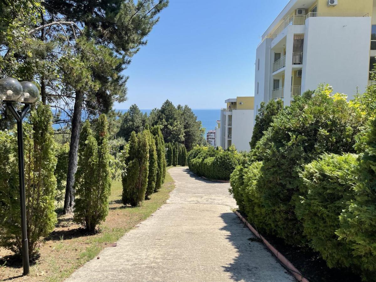 Fort Noks - Menada Apartments Свети-Влас Экстерьер фото