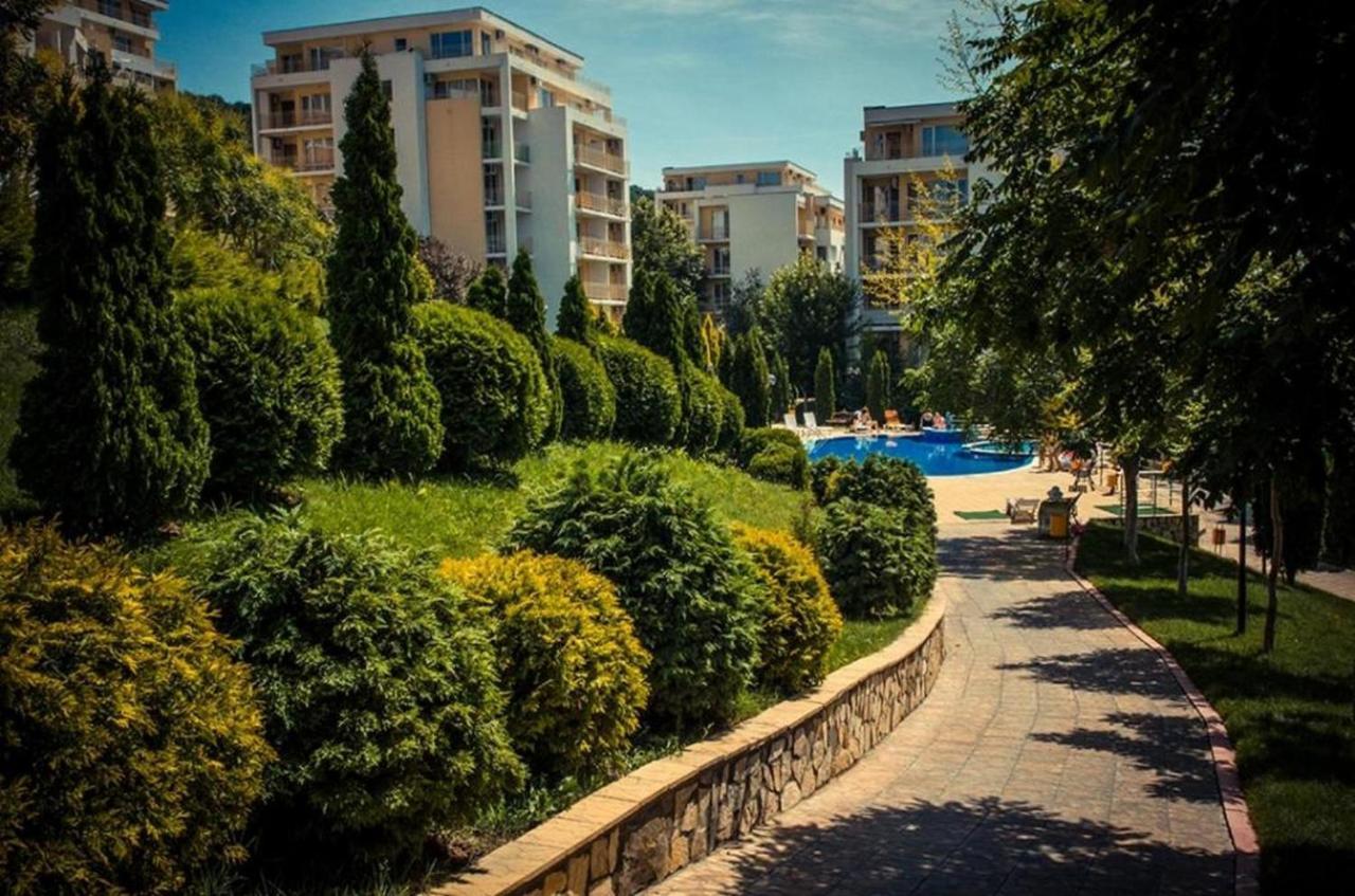 Fort Noks - Menada Apartments Свети-Влас Экстерьер фото