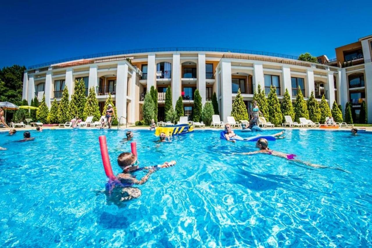 Fort Noks - Menada Apartments Свети-Влас Экстерьер фото