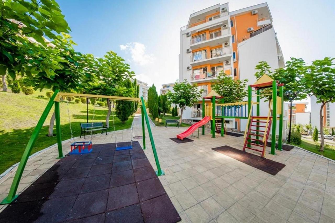 Fort Noks - Menada Apartments Свети-Влас Экстерьер фото