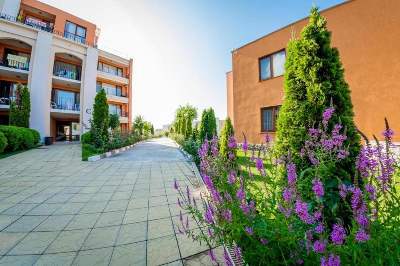 Fort Noks - Menada Apartments Свети-Влас Экстерьер фото