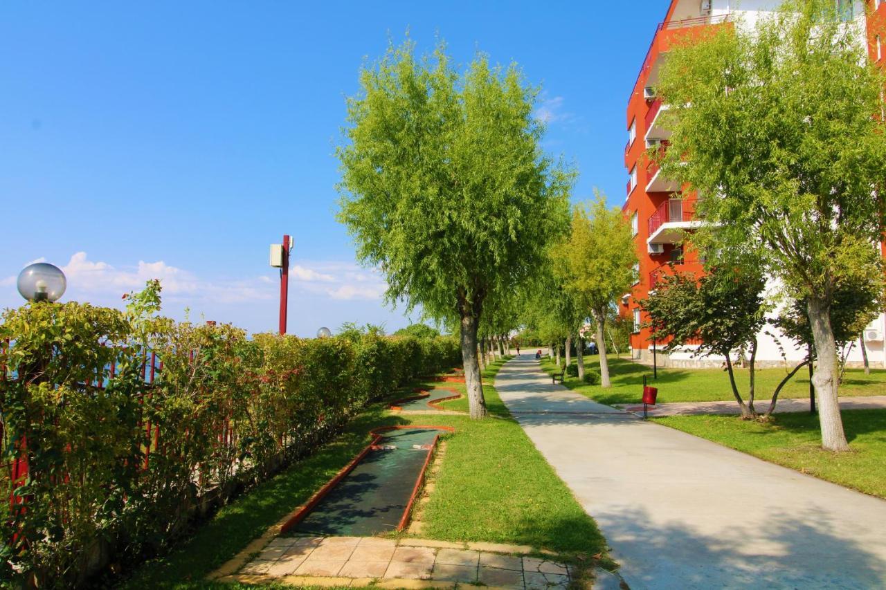 Fort Noks - Menada Apartments Свети-Влас Экстерьер фото