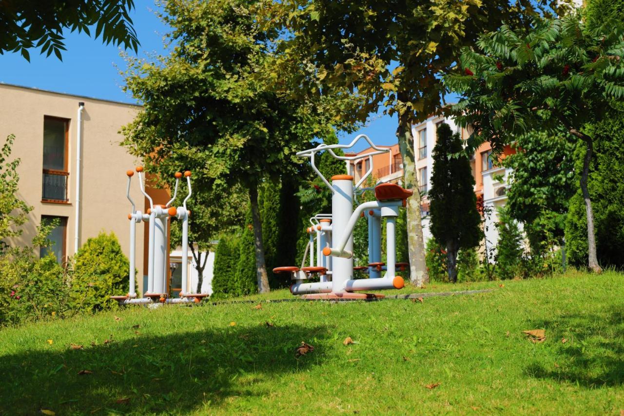 Fort Noks - Menada Apartments Свети-Влас Экстерьер фото