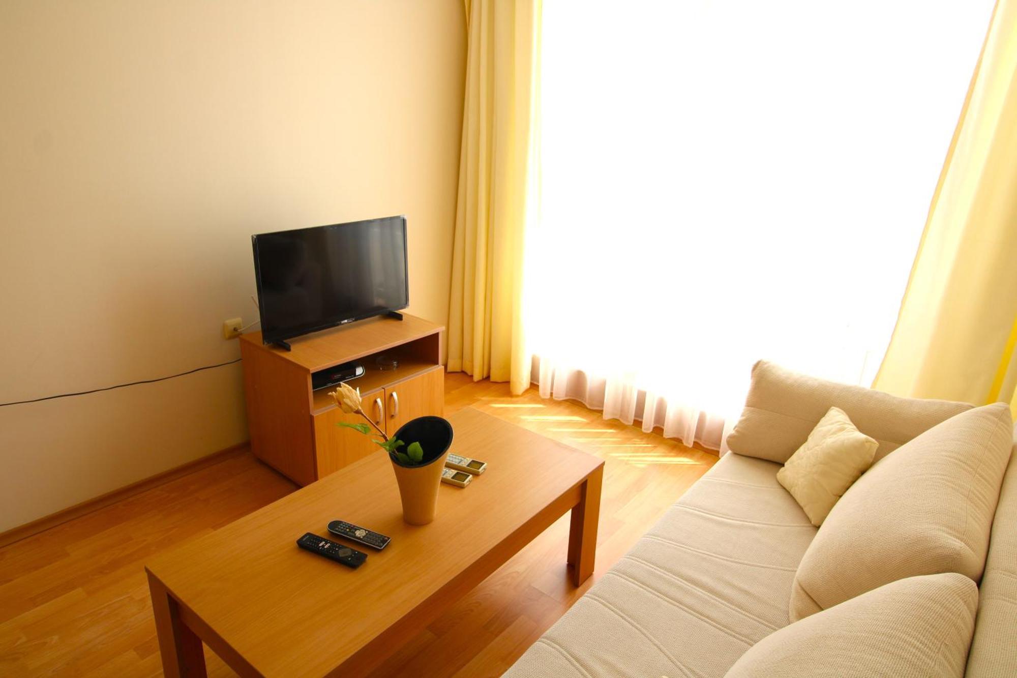 Fort Noks - Menada Apartments Свети-Влас Экстерьер фото